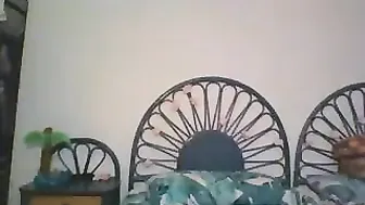 missbee Sultry slut fucks her pussy