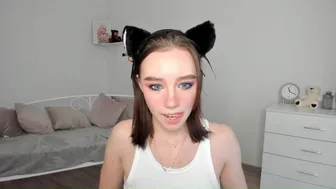 vi_vi_an - record [Chaturbate] 21-June-2023