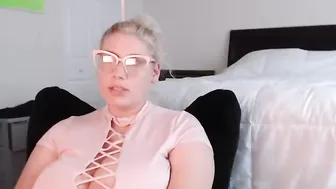chanelxfrost Wonderful chick rides a sex car