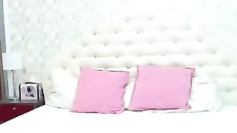 abriannalynn Crazy bitch bitterly pulls vagina