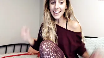 syriahsage The stubborn cock masturbates passionately pussy