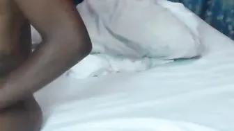 MyFreecams brought herself to squirt