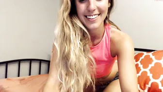 syriahsage Sexy chick demonstrates beautiful body