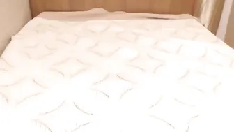 lotus_en Sexy slut shows big tits