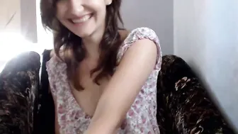 mickyboobs Sexy babe fucks pussy