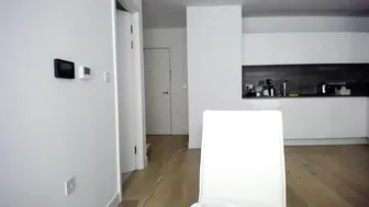 mirrabbella Busty chick exposes her charms