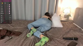 [chaturbate] more_wine_here_sweetie 25-November-2023 new skinny chick showing ass in spy show