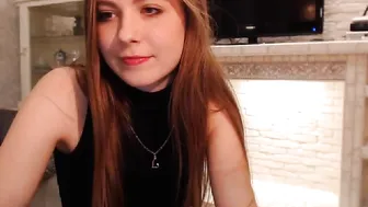 MyFreecams Hot chick fingering shaved pussy