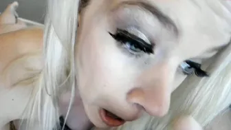 MyFreecams Lustful mare rides a dildo