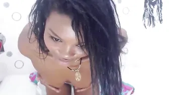MyFreecams Beauty masturbates and plays with rubber dildo