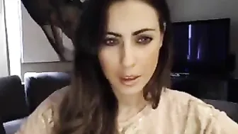 MyFreecams busty bitch dancing striptease