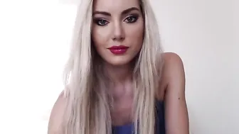 MyFreecams Naughty young lady fucks with sex machine