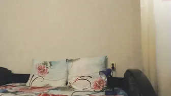 MyFreecams Busty babe masturbates her penis
