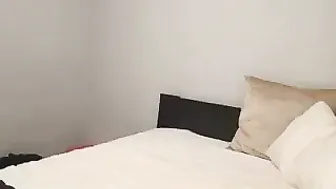 MyFreecams Lustful woman fucks vagina with phallus