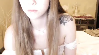 kitten Black-haired woman twirls juicy booty