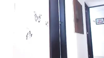 yenlo cool slut on the chair