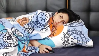 MyFreecams Pregnant woman posing in front of webcam.