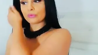 MyFreecams Cheeky bitch exposes beautiful tits