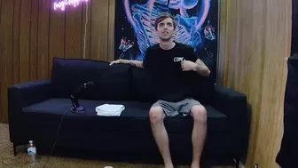 Chaturbate - Bigdicknchick April-04-2024 Finger Fucks Herself In Cunt