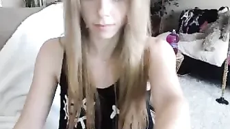 MyFreecams Delicious slut seduces with elastic ass