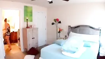 MyFreecams Sexy blonde pulls pussy hand