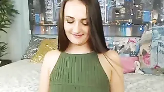 MyFreecams put on display his chest