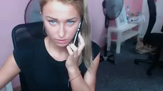 MyFreecams Busty young lady rides sex toy