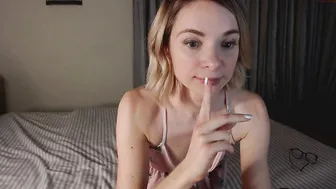 MyFreecams Big tit teases her pussy with a phallus