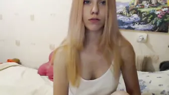 MyFreecams Crazy slut shows off saggy tits