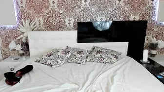 MyFreecams Impressive slut fucks herself with sex toy