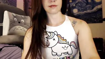 xo_ashley Sweet chick fucks both holes