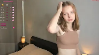 Chaturbate - veronacroston showed back view June-2024