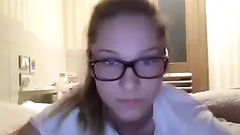 amazingbluesky Gorgeous babe strips on webcam