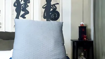 classdeb Incendiary babe masturbates with a vibrator