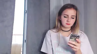 ladadance loves to fondle her sexy body