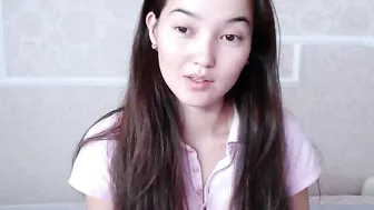 esydoll Spicy chick masturbates cunt