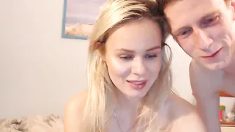 nataliexxxfabio shows how deep a toy can be in your mouth
