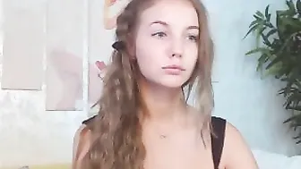 teensyangel Sweet bitch masturbating