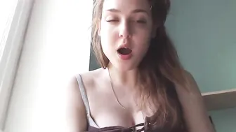 koketochka555 Female in stockings rubs her clit with fingers