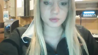 livykittyy Sexy mare passionately masturbates pussy