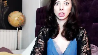 swannabelle Mature babe masturbates pussy
