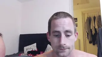 hotfakkaz fucks herself hard