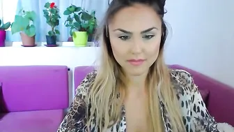 sensualbarbies Cute chicks dancing striptease