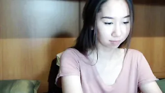 alizeepo The bitch paid the courier for the pizza