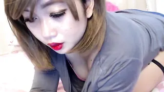 im_yashika Skinny female fucks herself with a phallus