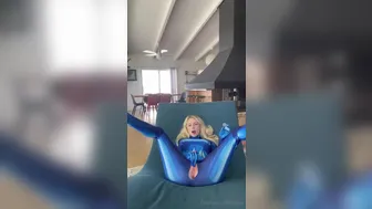 Onlyfans Msfiiire Dec-3-2024 Plays With Her Nipples