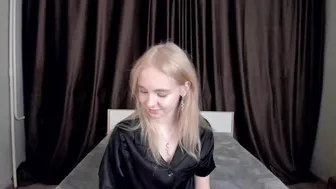 Chaturbate - sweete_sofia Jan-9-2025 recent wet hole