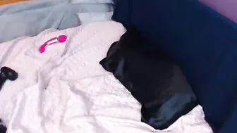 intheroomoffaith Gorgeous model fucks cunt