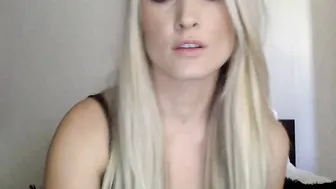 sarinaxoxo Hot chick strips puffy shapes