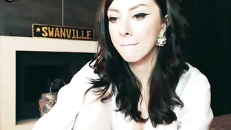 swannabelle Beautiful chick fucked with sex toys